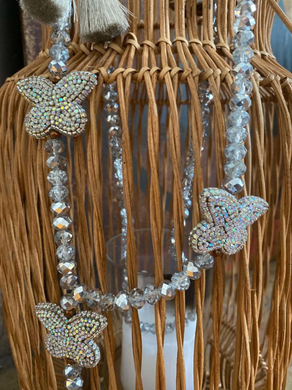 Sautoir Ultra Luxe perles de verre 3 papillons strass Jil D'Hostun